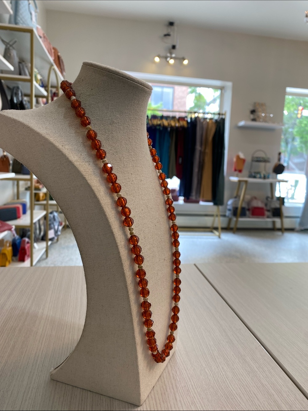 Red beaded necklace - Picture 2 of 3